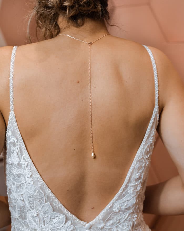 Pendant de dos mariage Nora